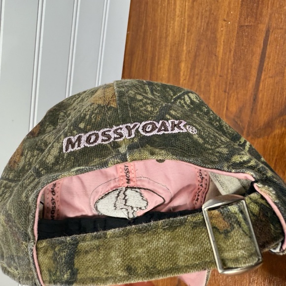 Mossy Oak women’s camo & pink graphic baseball hat. One size fits most. - Picture 6 of 6